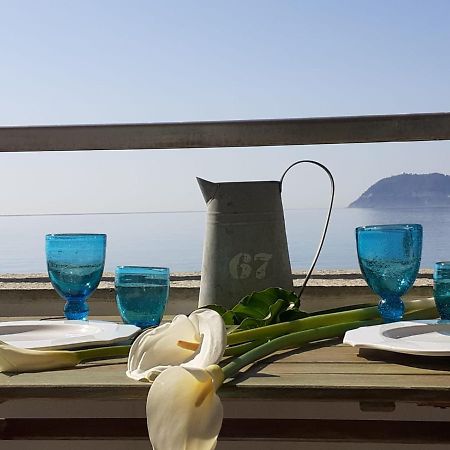Cadorna Fronte Mare Apartamento Alassio Exterior foto