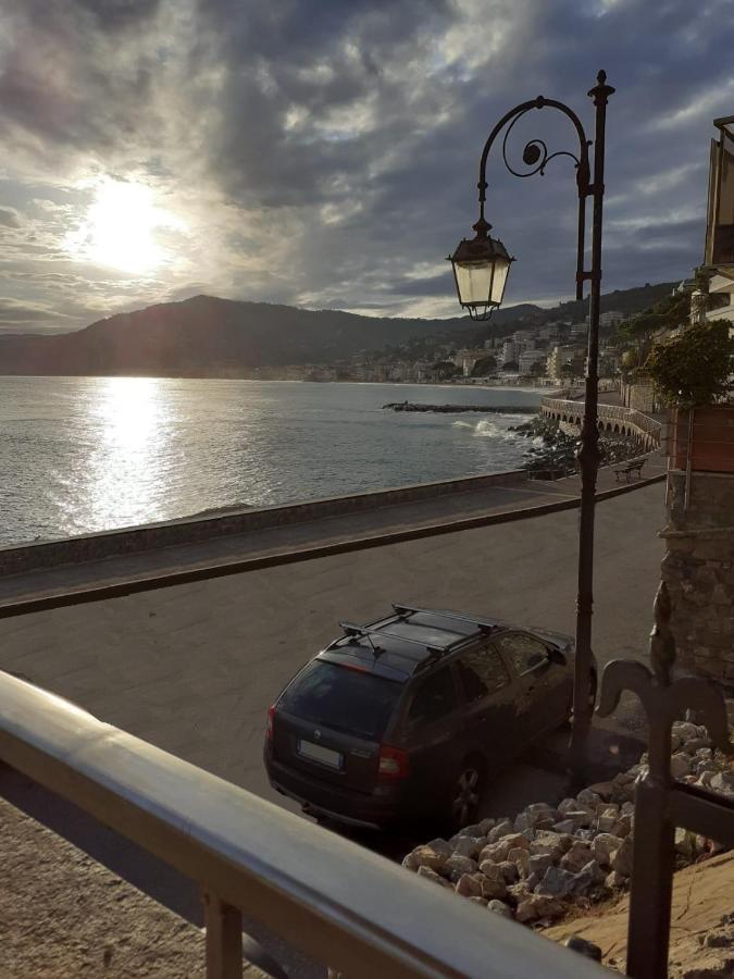 Cadorna Fronte Mare Apartamento Alassio Exterior foto